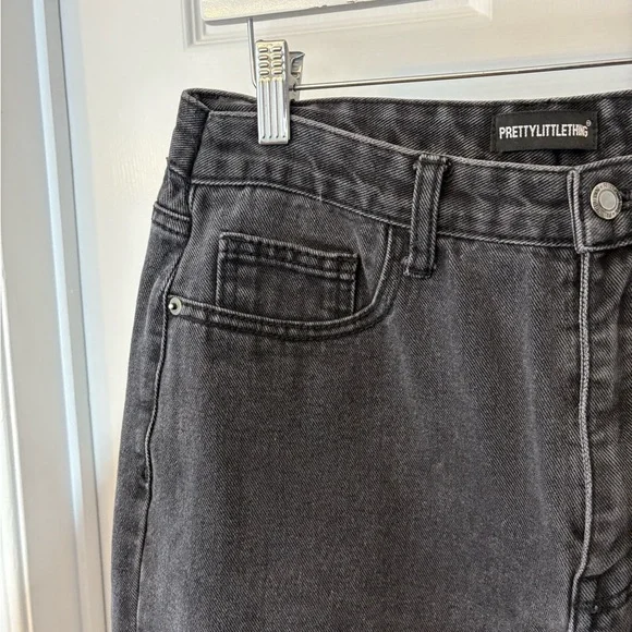 Pretty Little Thing PLT Highrise Straight Leg Black Jeans Leg Slit - Picture 4 of 10